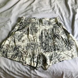 H&M viscose summer shorts with elastic waistband and toile detailing
